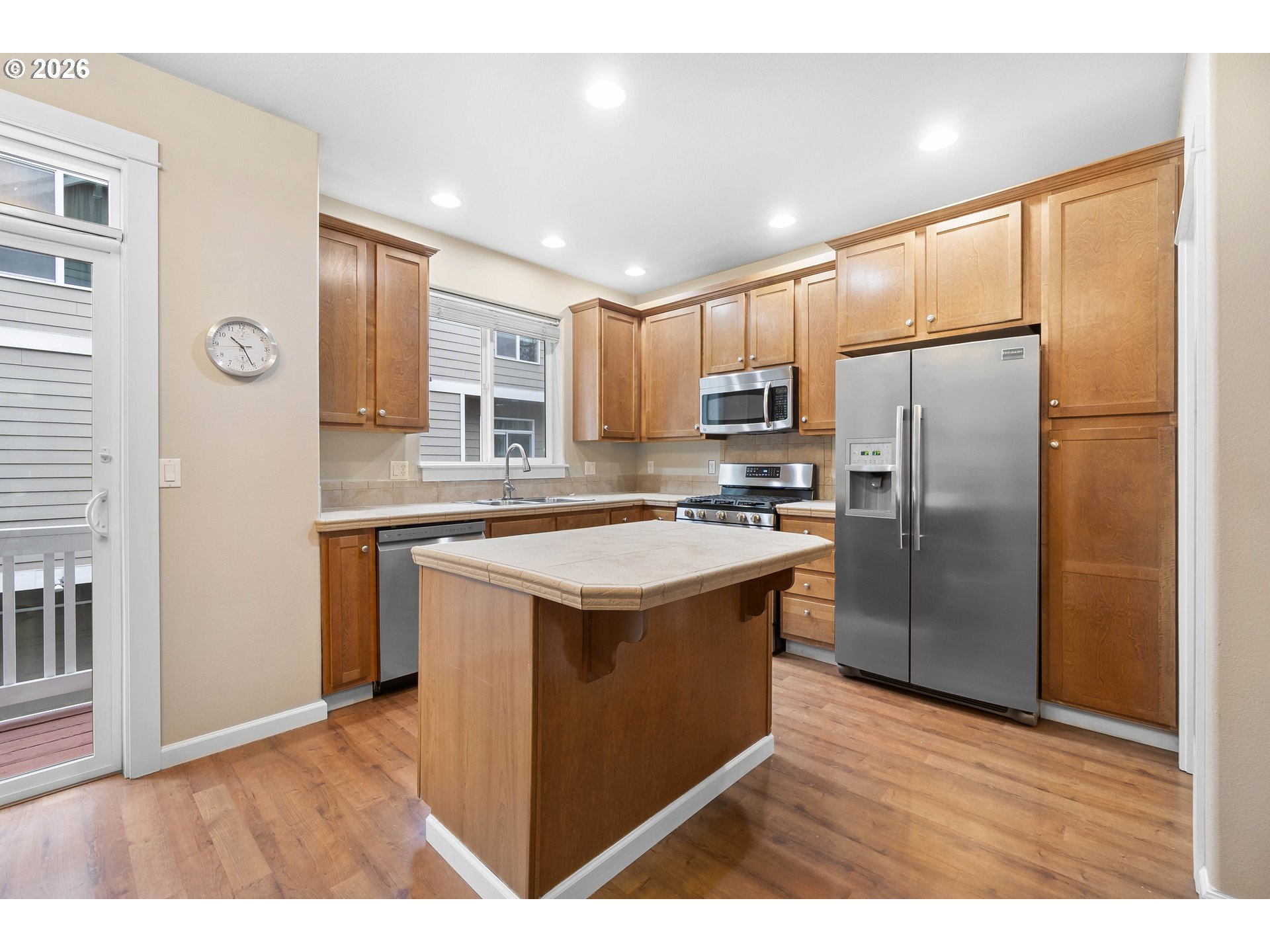 15964 Southwest Mortondale Lane Beaverton, OR 97006 - Photo 10 of 34
