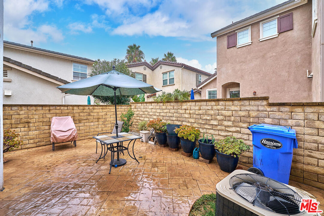 409 Spring Park Road Camarillo, CA 93012 - Photo 25 of 31 a patio with table and chairs