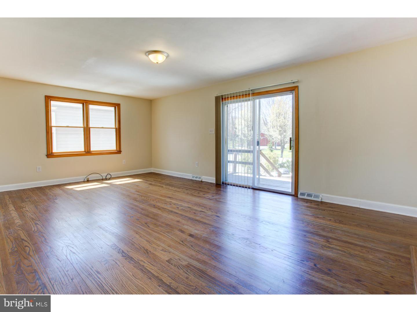 417 Federal City Road Pennington, NJ 08534 - Photo 3 of 25 Gallery Image 3