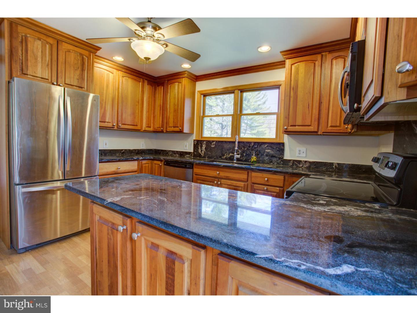 417 Federal City Road Pennington, NJ 08534 - Photo 5 of 25 Gallery Image 5