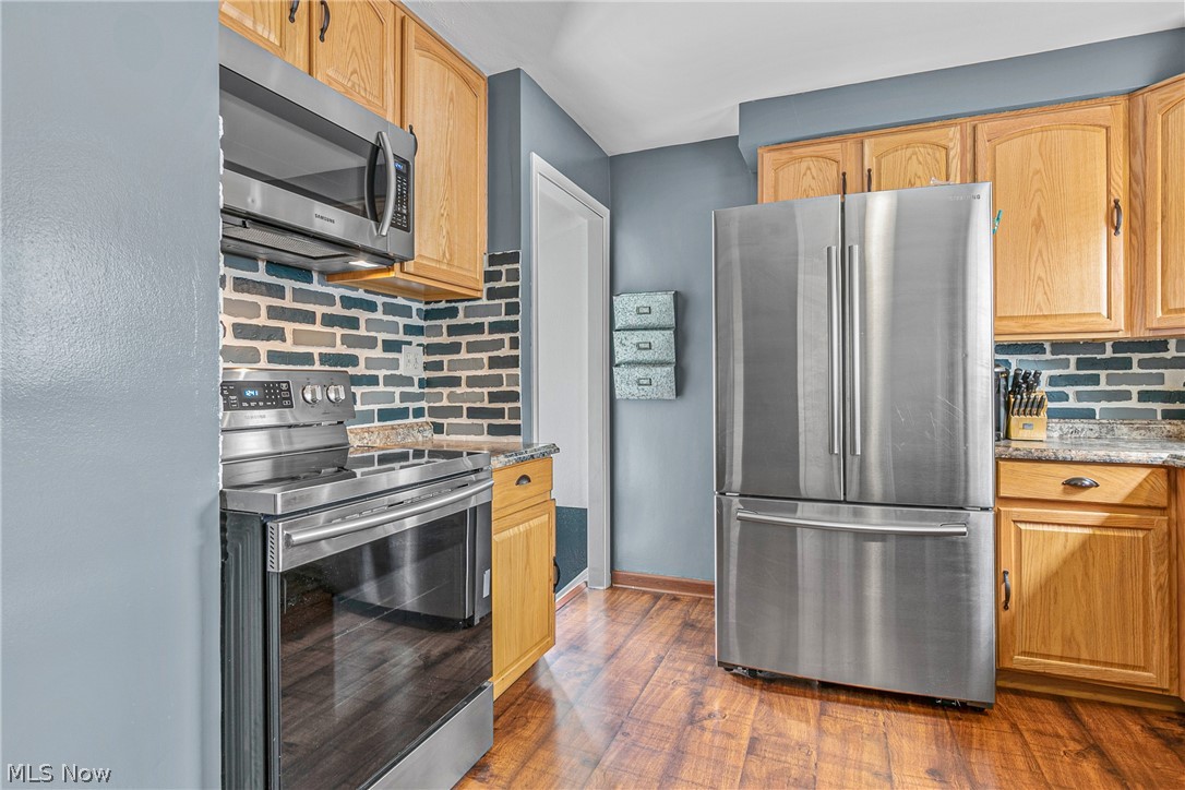32026 Pendley Road Willowick, OH 44095 - Photo 12 of 24