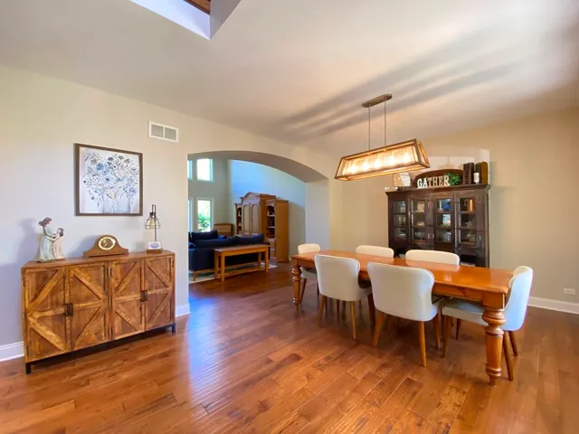 $624,900 | 2428 Ridgewood Court, Aurora, IL 60502