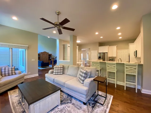 $624,900 | 2428 Ridgewood Court, Aurora, IL 60502