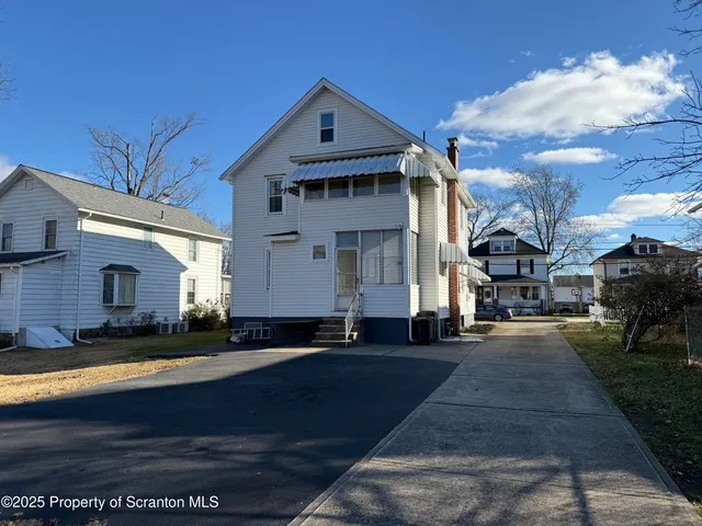 $1,700 | 301 Monument Avenue, Wyoming, PA 18644