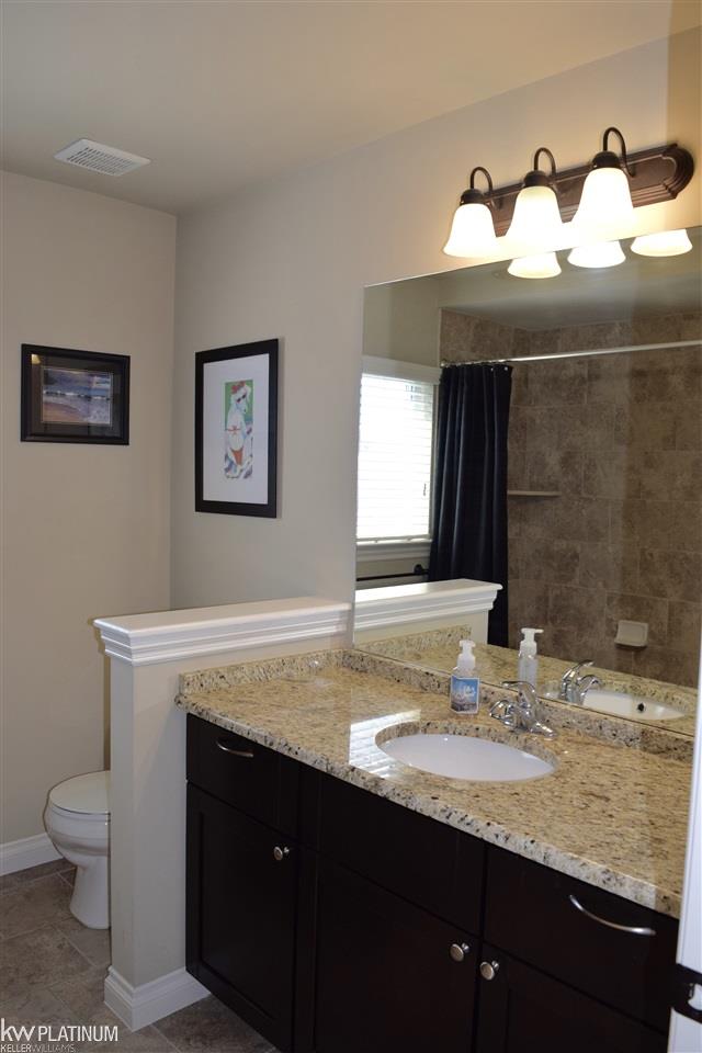 22558 Brantingham Road Macomb, MI 48044 - Photo 28 of 37 31394659-29.JPG