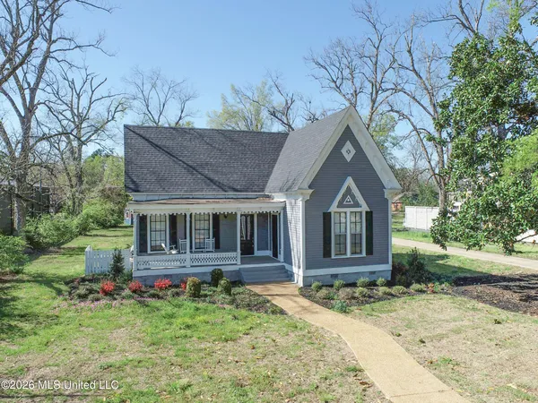 $425,000 | 201 Boothe Street, Batesville, MS 38606
