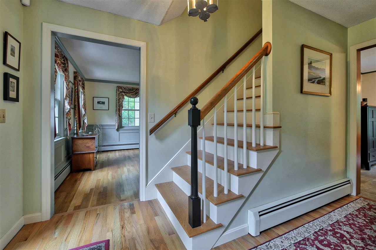 64 Old Farm Road Bedford, NH 03110 - Photo 3 of 33