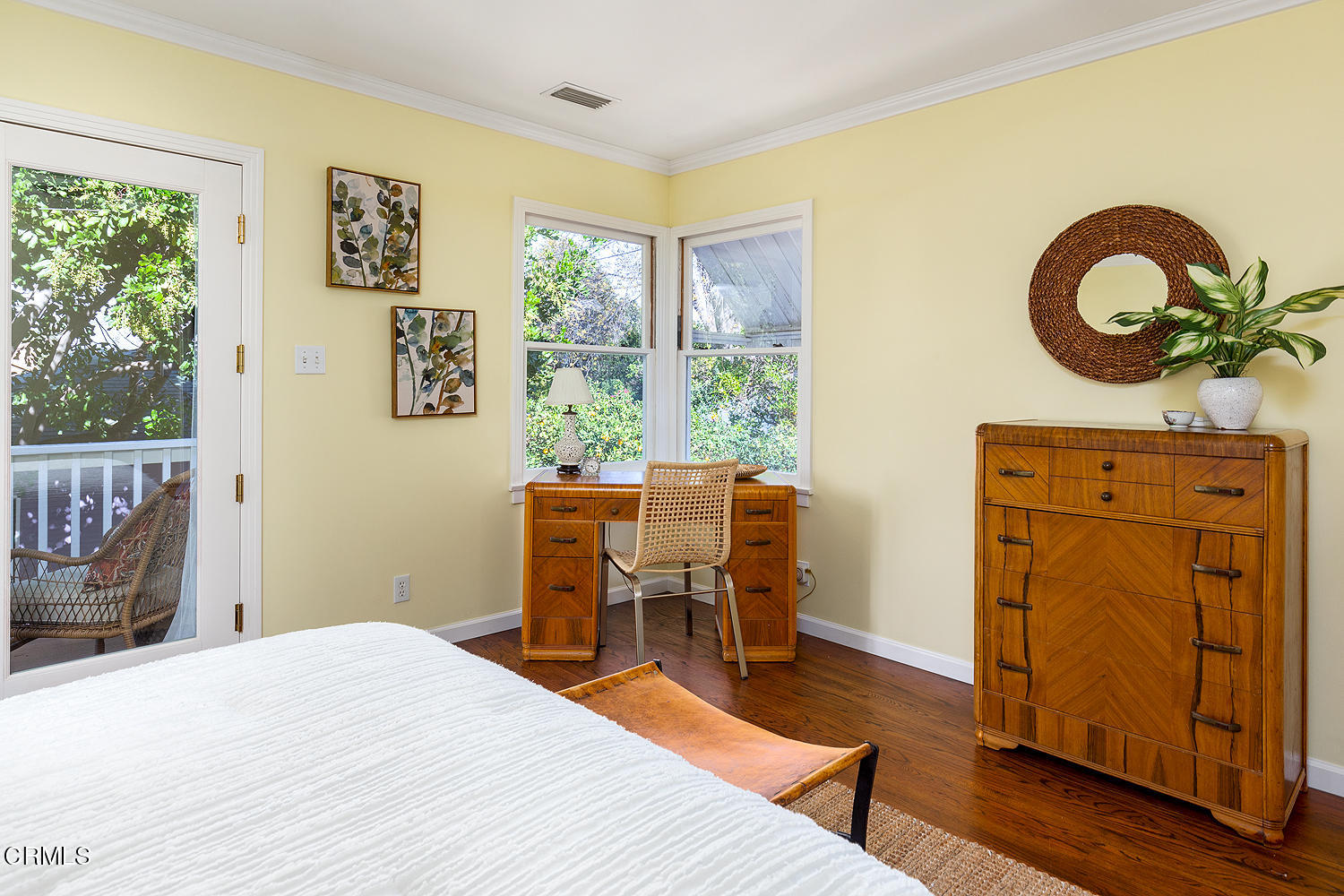 98 Pine Crest Drive South Pasadena, CA 91030 - Photo 18 of 33 a workspace with a window