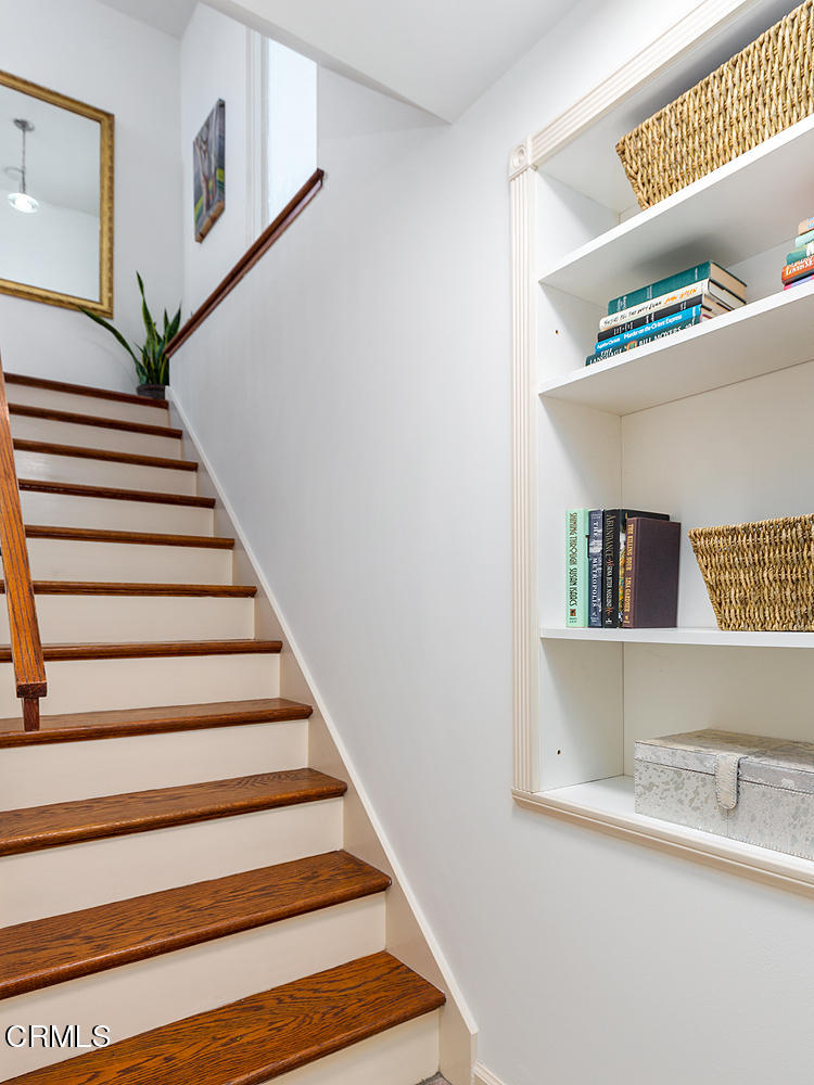 98 Pine Crest Drive South Pasadena, CA 91030 - Photo 20 of 33 a view of entryway and kitchen