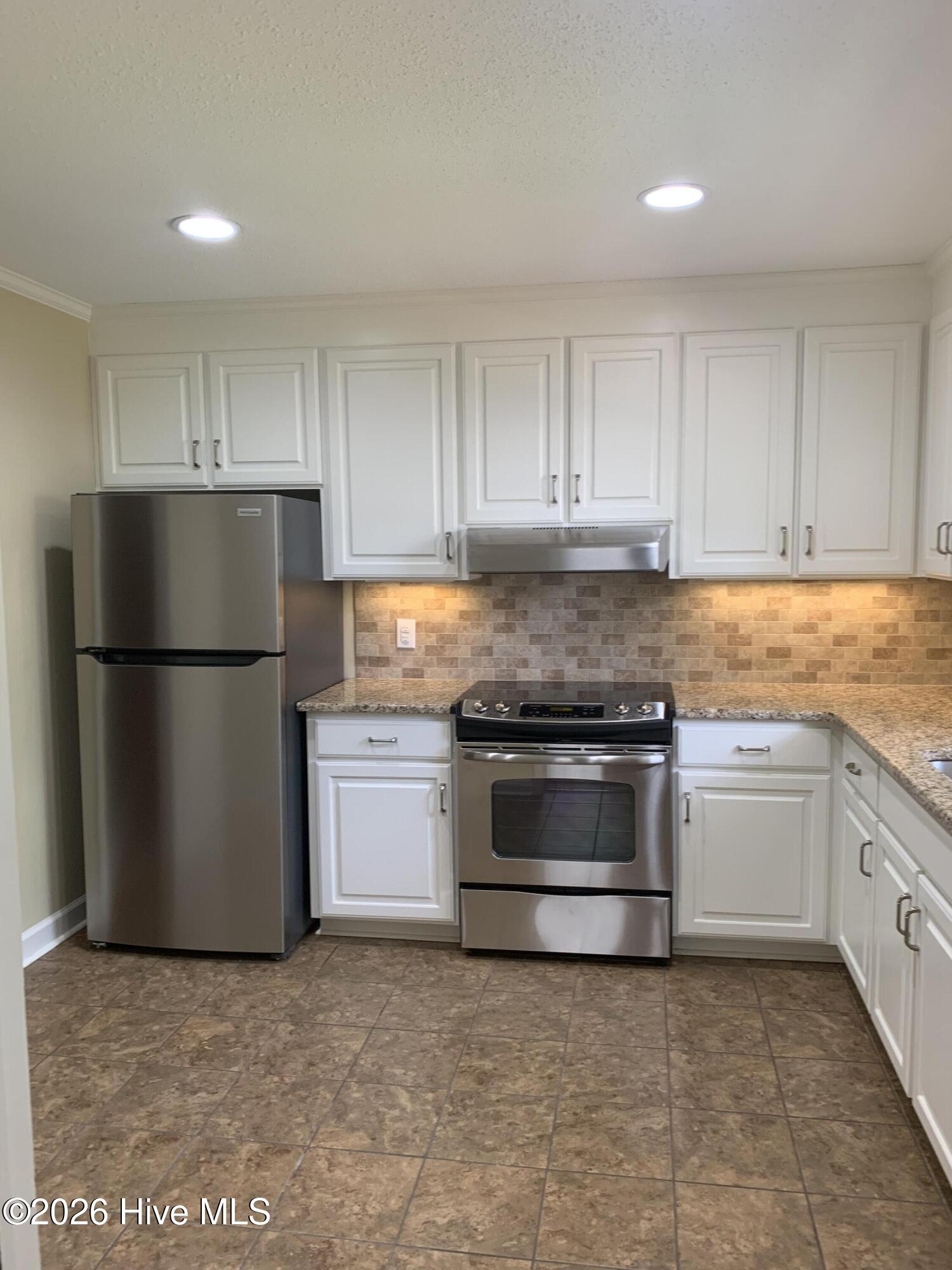 1129 Strawbush Road Rocky Mount, NC 27804 - Photo 9 of 28 Kitchen/granite counters