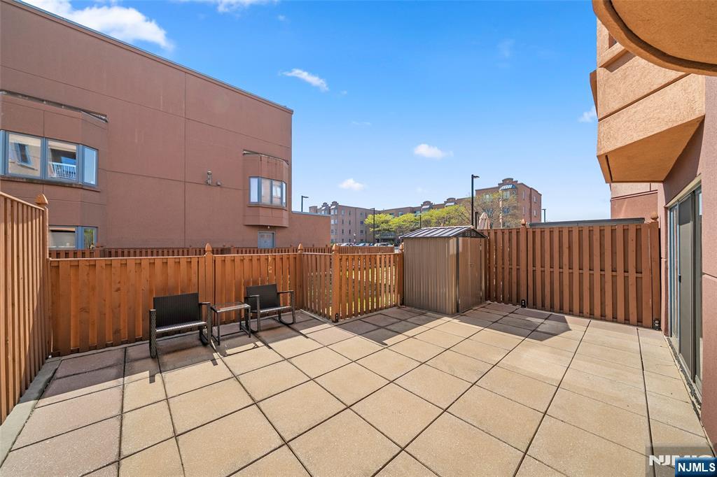 302 Hancock Court, Unit 302 Edgewater, NJ 07020 - Photo 13 of 15