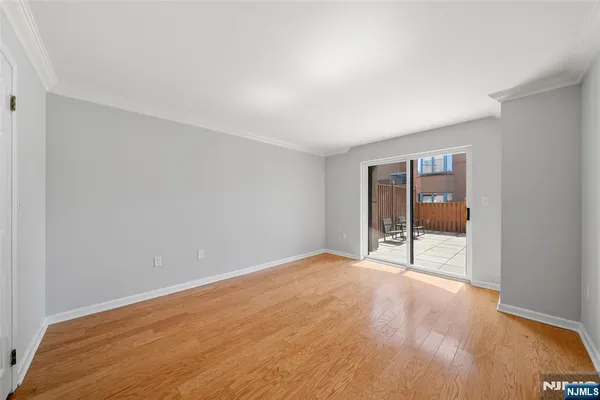 $2,500 | 302 Hancock Court, Unit 302, Edgewater, NJ 07020
