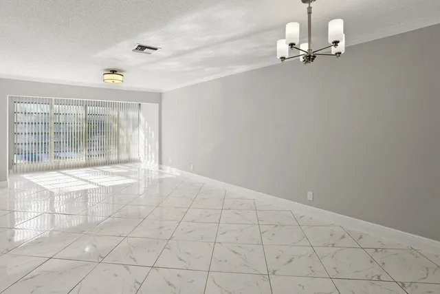 $1,900 | 2480 Juniper Drive, Unit 203, Delray Beach, FL 33445