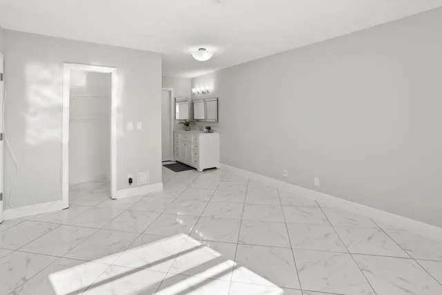 $1,900 | 2480 Juniper Drive, Unit 203, Delray Beach, FL 33445