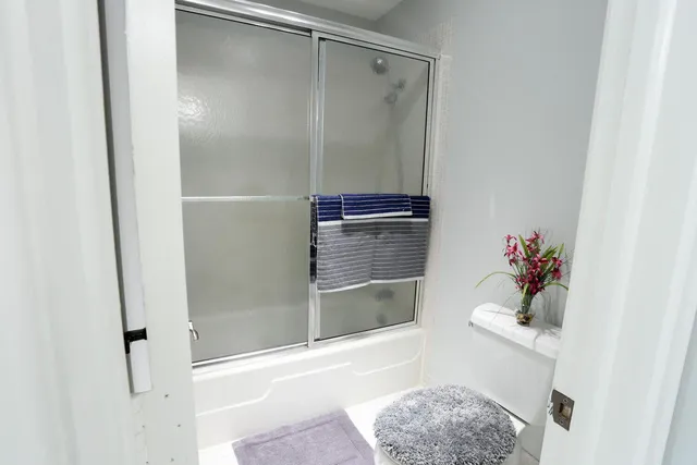 $1,900 | 2480 Juniper Drive, Unit 203, Delray Beach, FL 33445