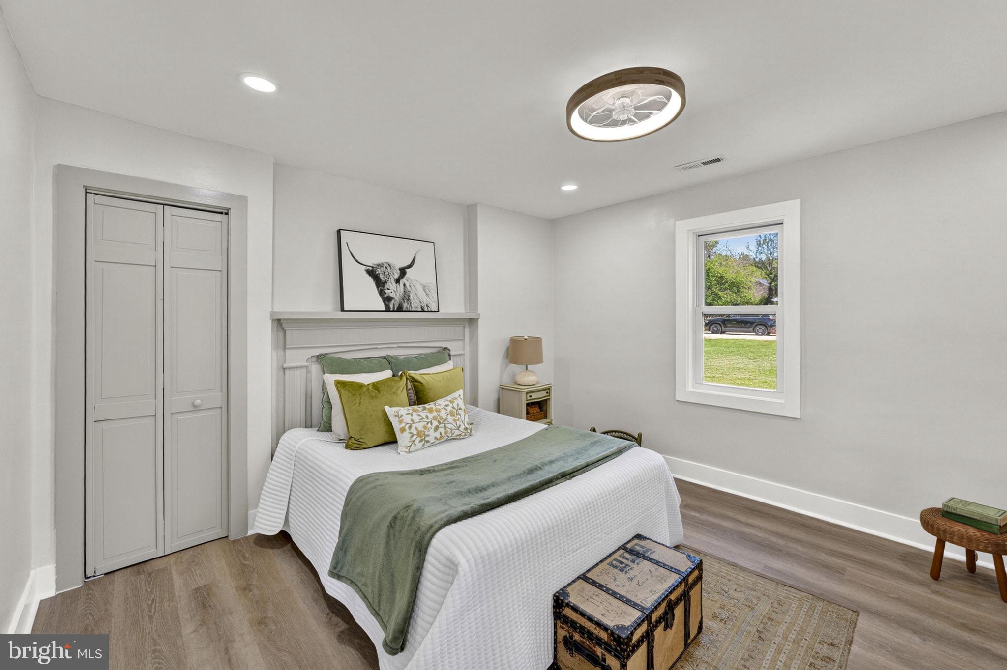 33960 Welbourne Road Upperville, VA 20184 - Photo 19 of 43 Serene bedroom with natural light.
