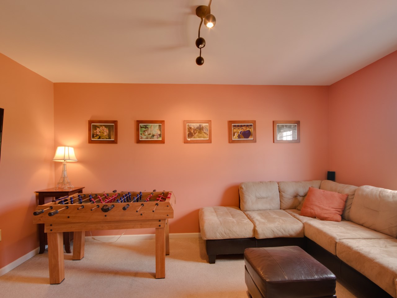 134 Bailey Road Fort Defiance, VA 24437 - Photo 27 of 42 a living room with furniture