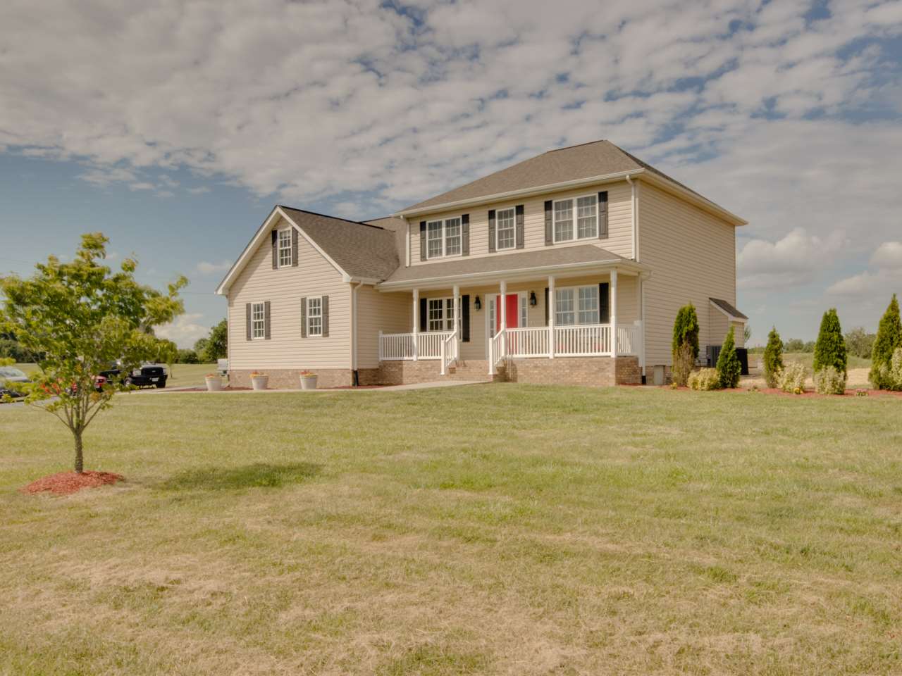 134 Bailey Road Fort Defiance, VA 24437 - Photo 6 of 42 a front view of a house with a yard