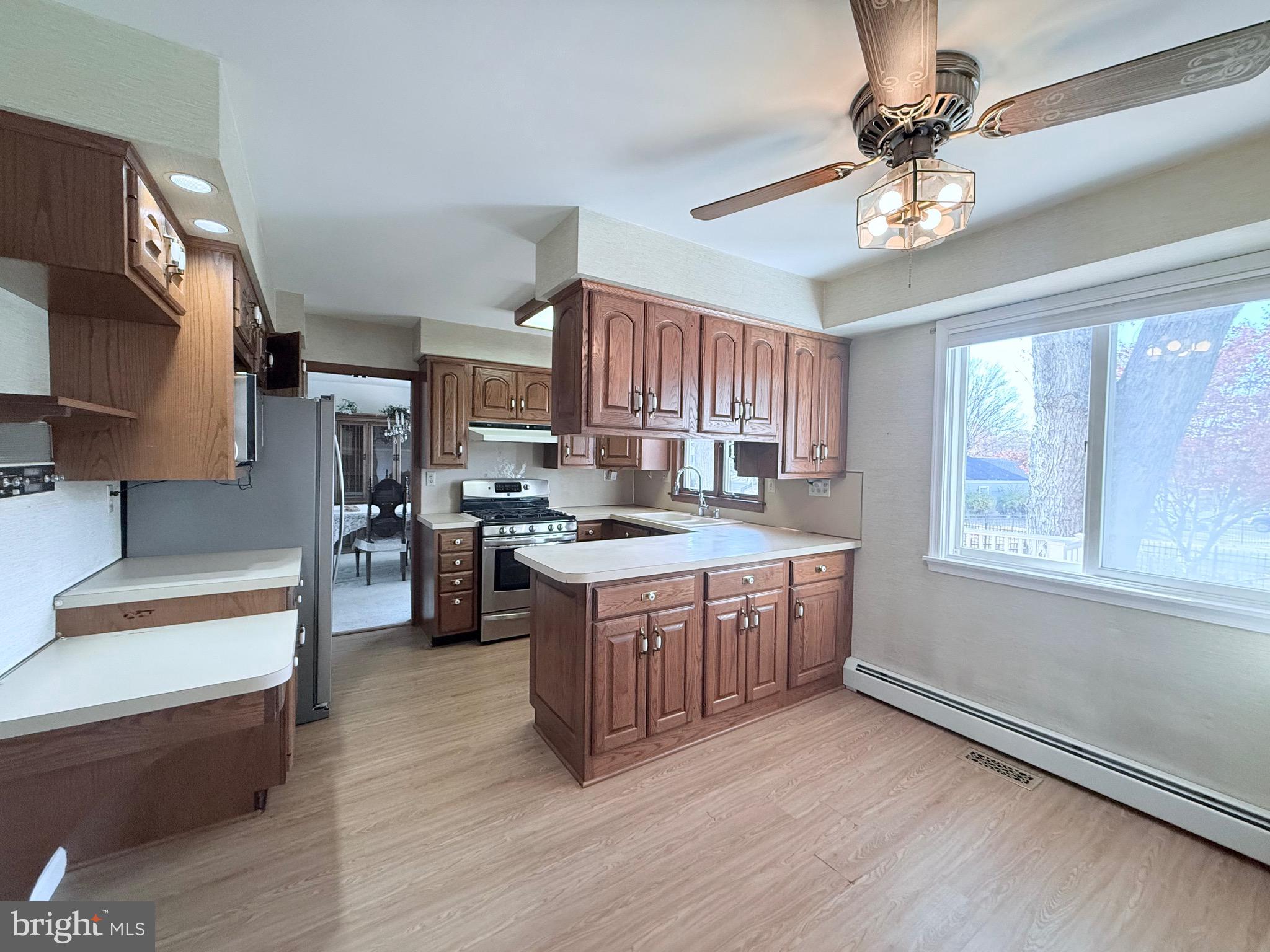 1828 Mare Road Warrington, PA 18976 - Photo 16 of 50 Room for a table
