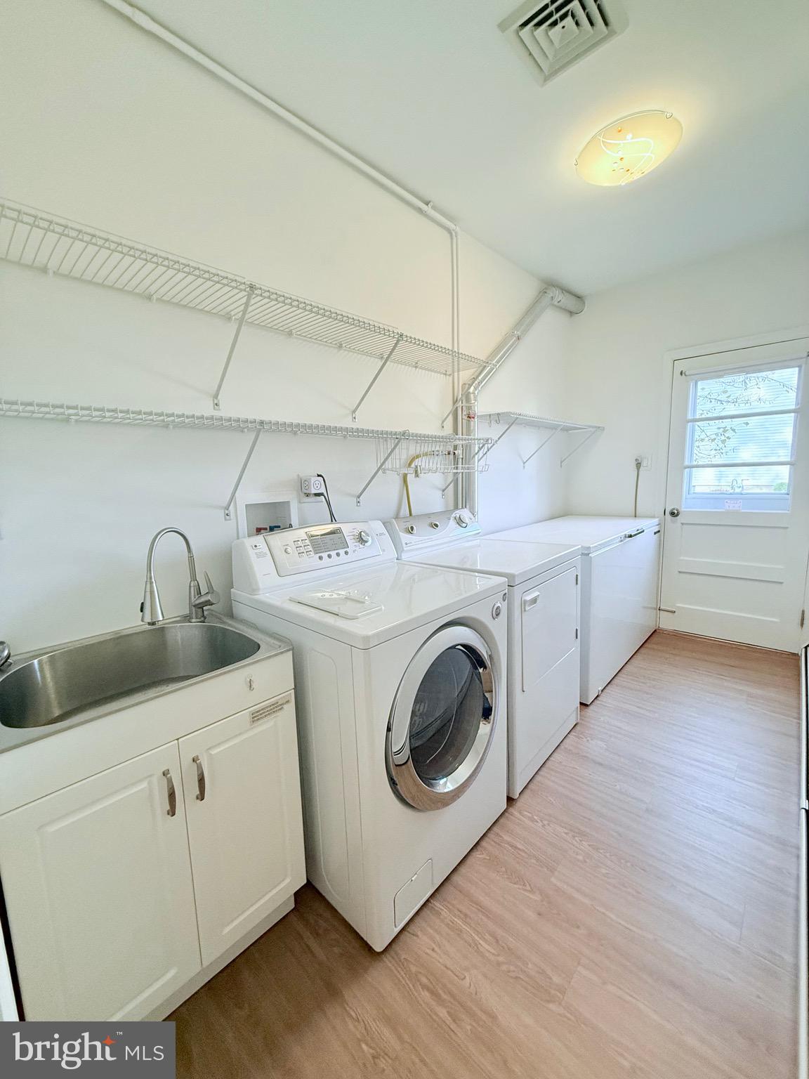 1828 Mare Road Warrington, PA 18976 - Photo 24 of 50 First Floor Laundry with sink and freezer