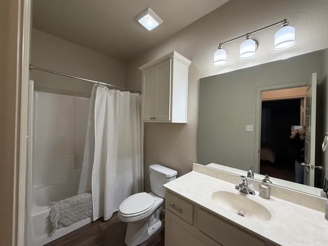 $2,200 | 2111 10th Street, Lubbock, TX 79401