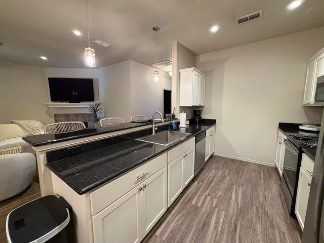 $2,200 | 2111 10th Street, Lubbock, TX 79401