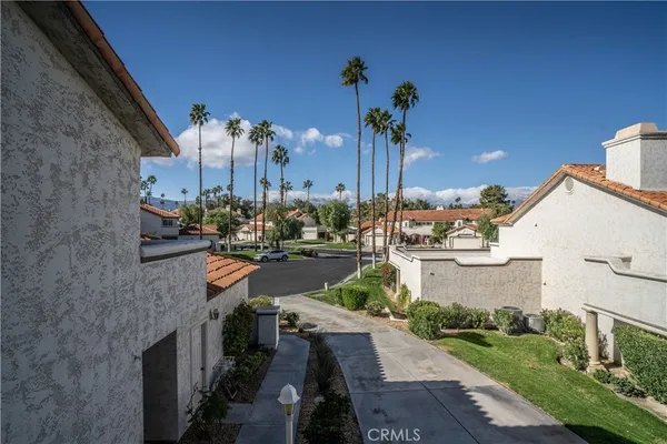 $479,000 | 304 Desert Falls Drive East, Palm Desert, CA 92211