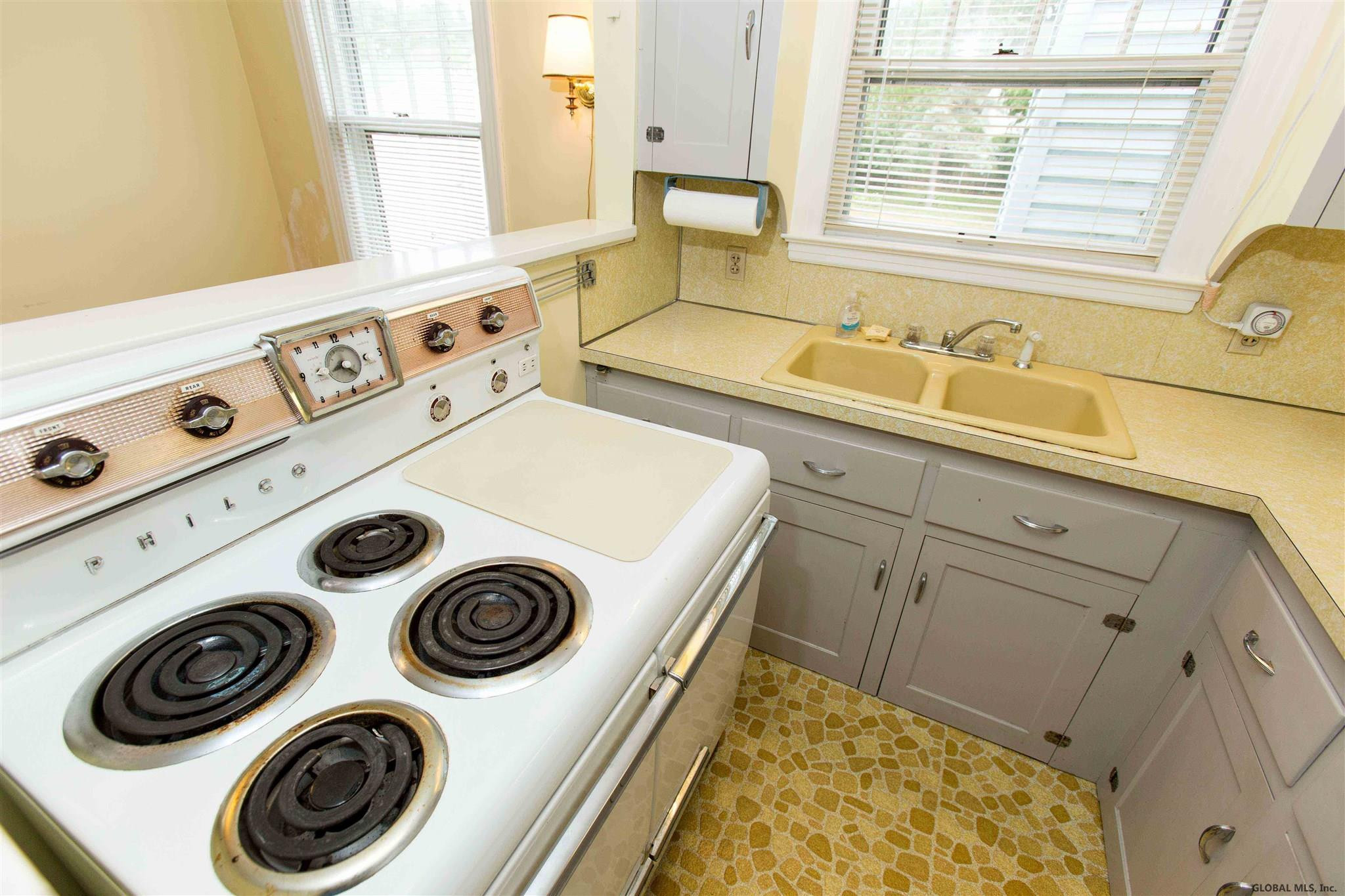 308 Nimitz Road Schenectady, NY 12304 - Photo 8 of 34 Photo 8
