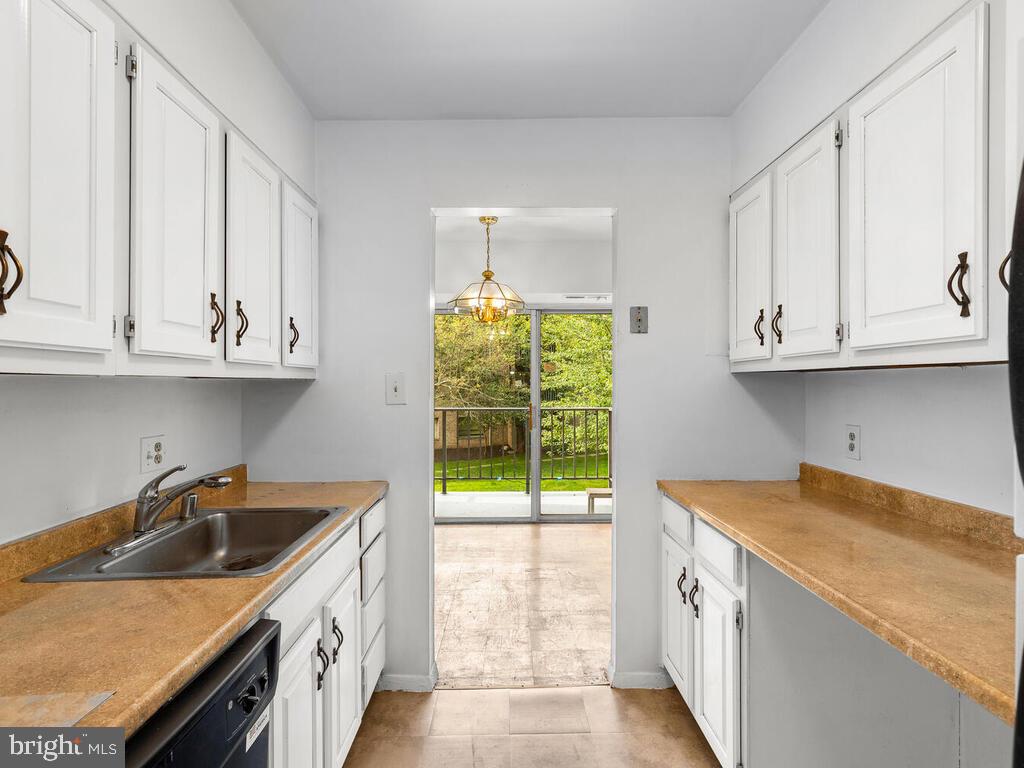3822 Bel Pre Road, Unit 589 Silver Spring, MD 20906 - Photo 6 of 29 Kitchen View #4