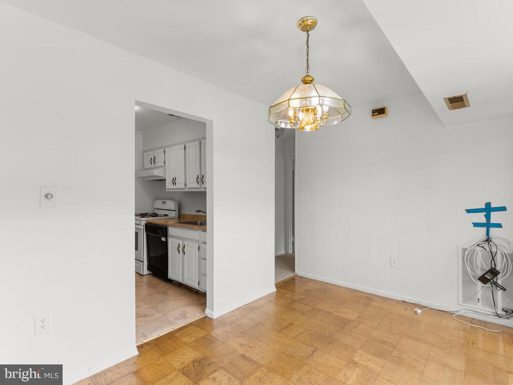 3822 Bel Pre Road, Unit 589 Silver Spring, MD 20906 - Photo 7 of 29 Dining Room