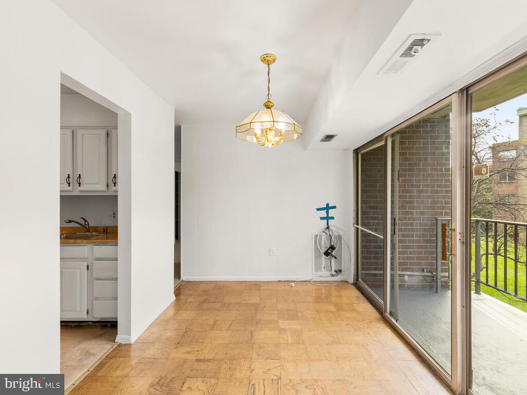 3822 Bel Pre Road, Unit 589 Silver Spring, MD 20906 - Photo 10 of 29 Dining Room View #3
