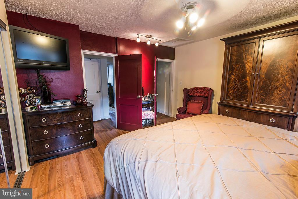 515 Random Road Baltimore, MD 21229 - Photo 5 of 12 Bedroom (Master)