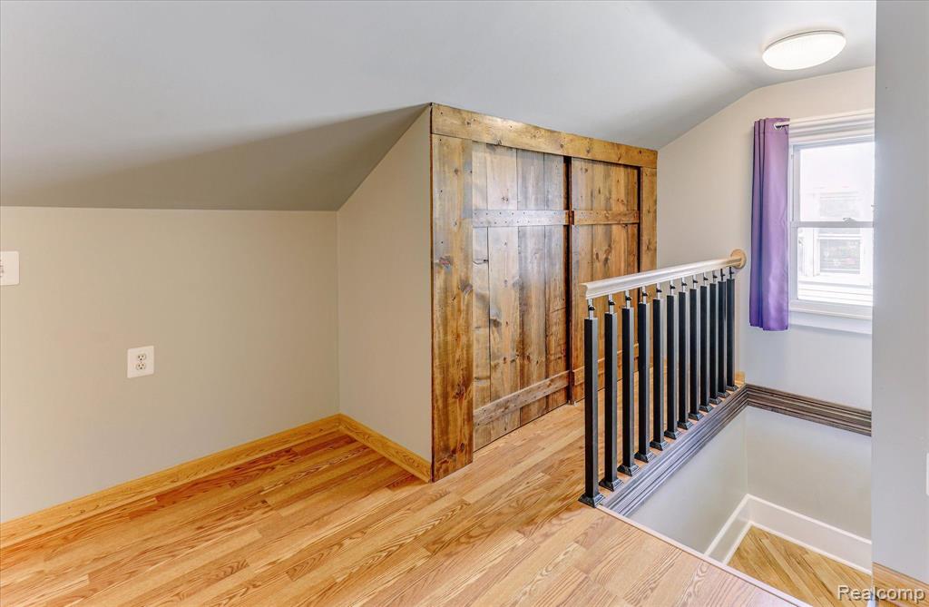 2210 Cambridge Road Berkley, MI 48072 - Photo 21 of 32