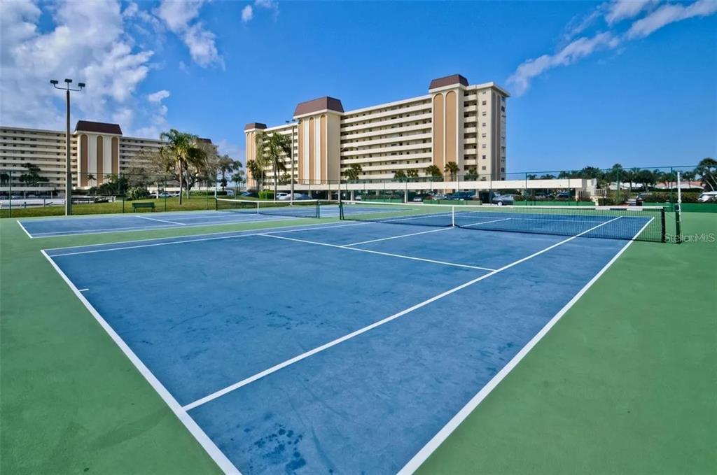 4550 Cove Circle, Unit 804 St. Petersburg, FL 33708 - Photo 21 of 25