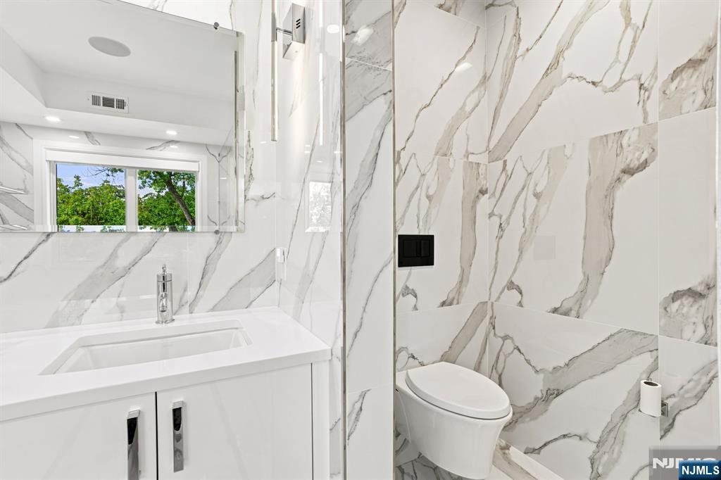 1439 River Road, Unit 1 Edgewater, NJ 07020 - Photo 23 of 39 Gallery Image 23