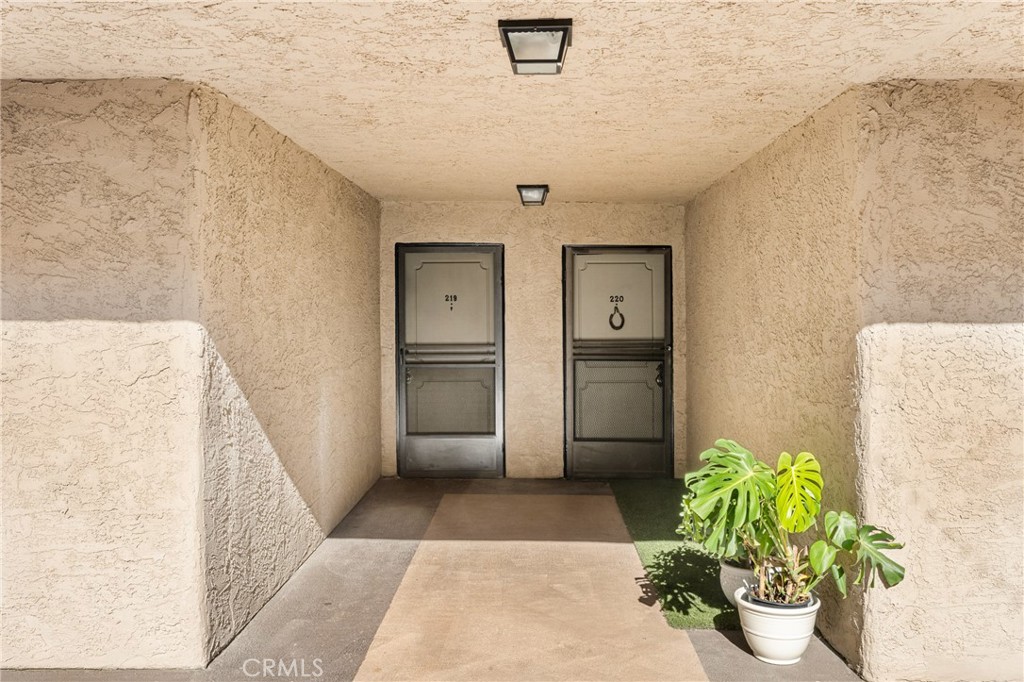 12400 Montecito Road, Unit 219 Seal Beach, CA 90740 - Photo 4 of 51