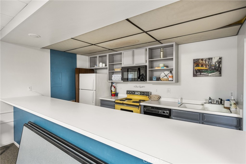 12400 Montecito Road, Unit 219 Seal Beach, CA 90740 - Photo 47 of 51