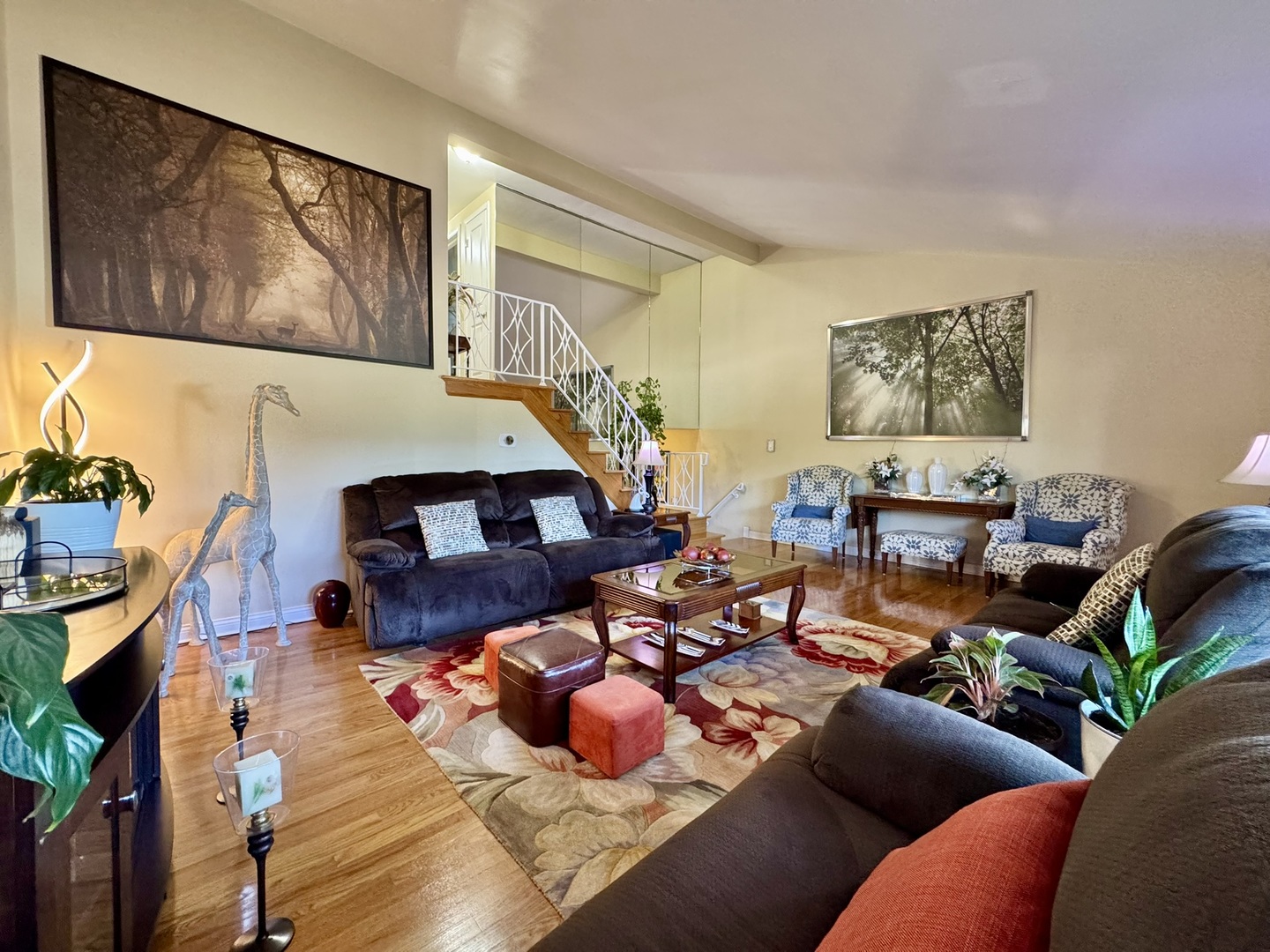1247 South Mannheim Road, Unit 3 Westchester, IL 60154 - Photo 7 of 41 a living room with furniture and a couch