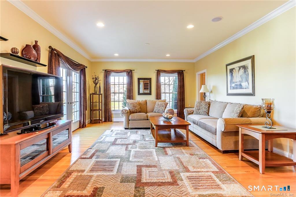 833 Millbrook Road Middletown, CT 06457 - Photo 5 of 15