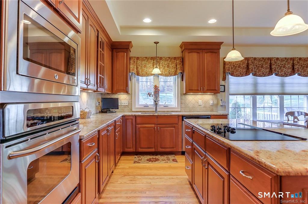 833 Millbrook Road Middletown, CT 06457 - Photo 7 of 15