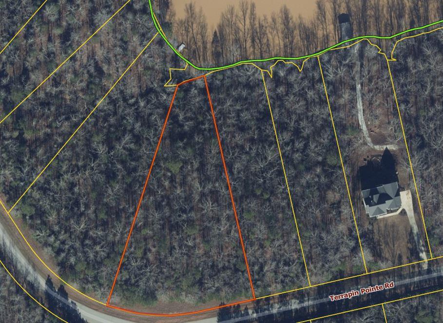401 Terrapin Pointe Road Hodges, SC 29653 - Photo 4 of 12