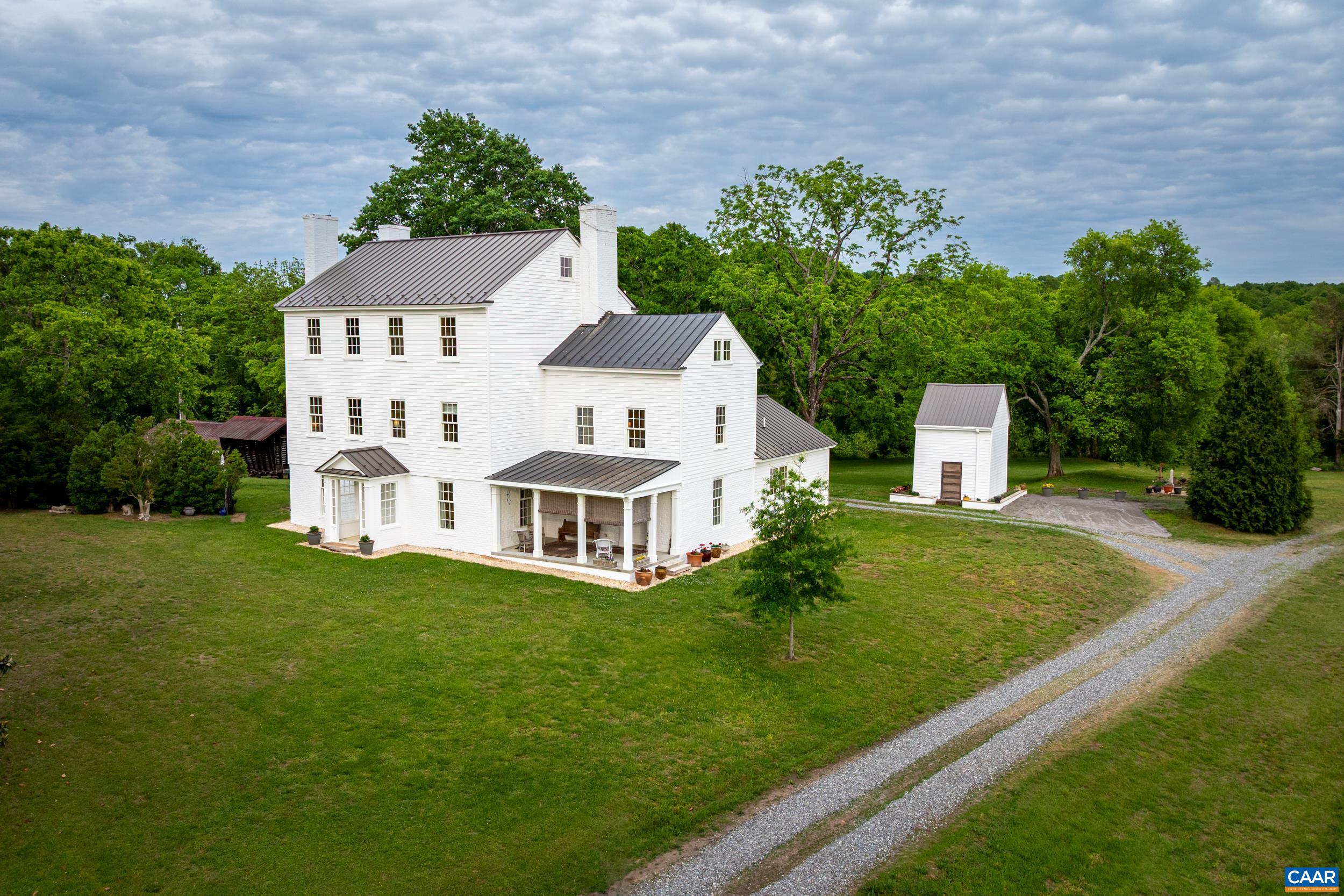 3276 Buckingham Springs Road Dillwyn, VA 23936 - Photo 2 of 47 front view of a house with a yard