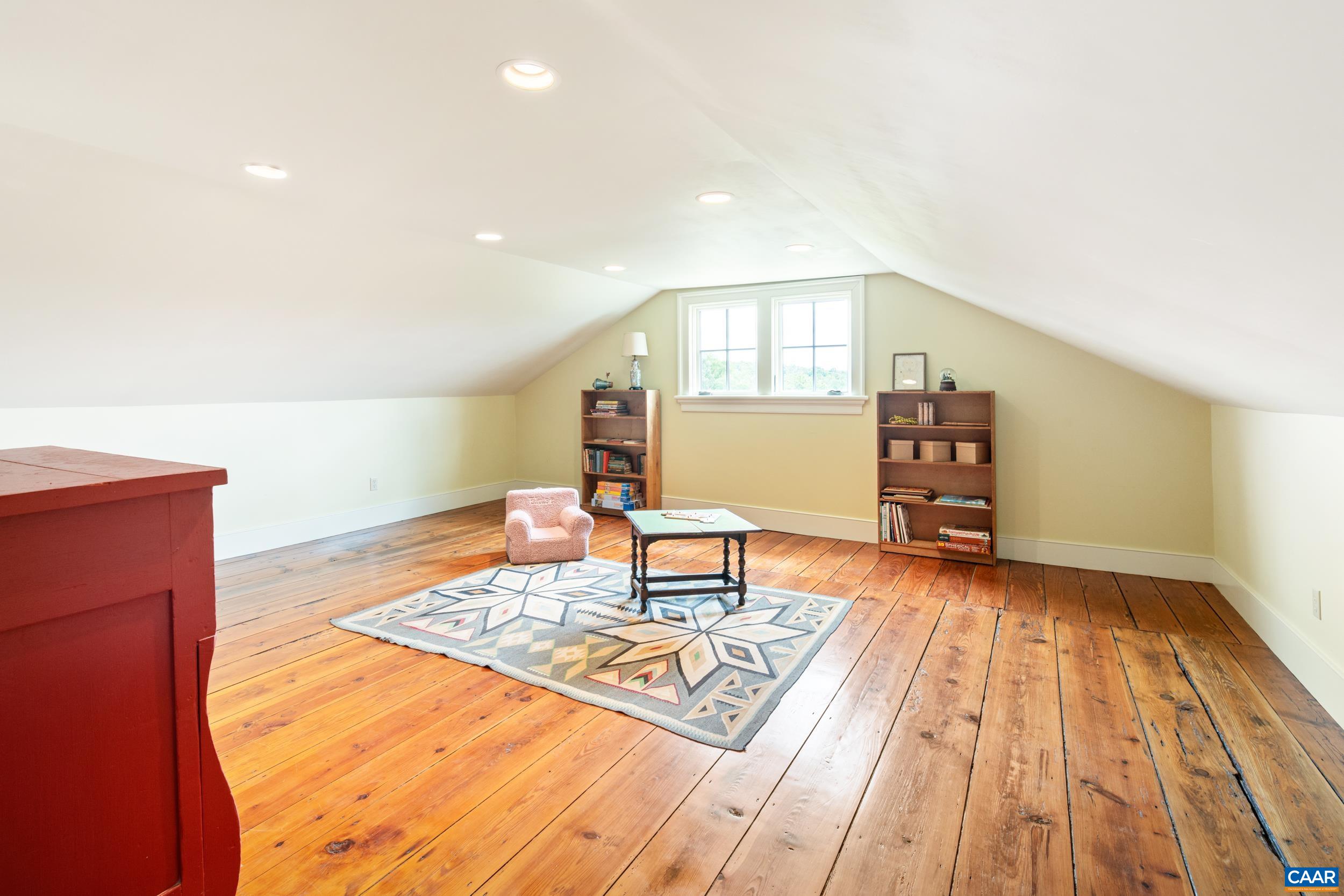 3276 Buckingham Springs Road Dillwyn, VA 23936 - Photo 33 of 47 a living room with a rug