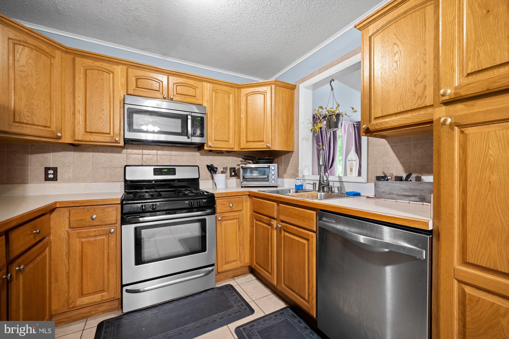 173 Bowsprit Road Manahawkin, NJ 08050 - Photo 9 of 24