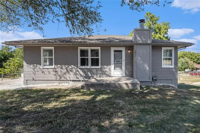 $230,000 | 1008 Northeast 72nd Street, Kansas City, MO 64118