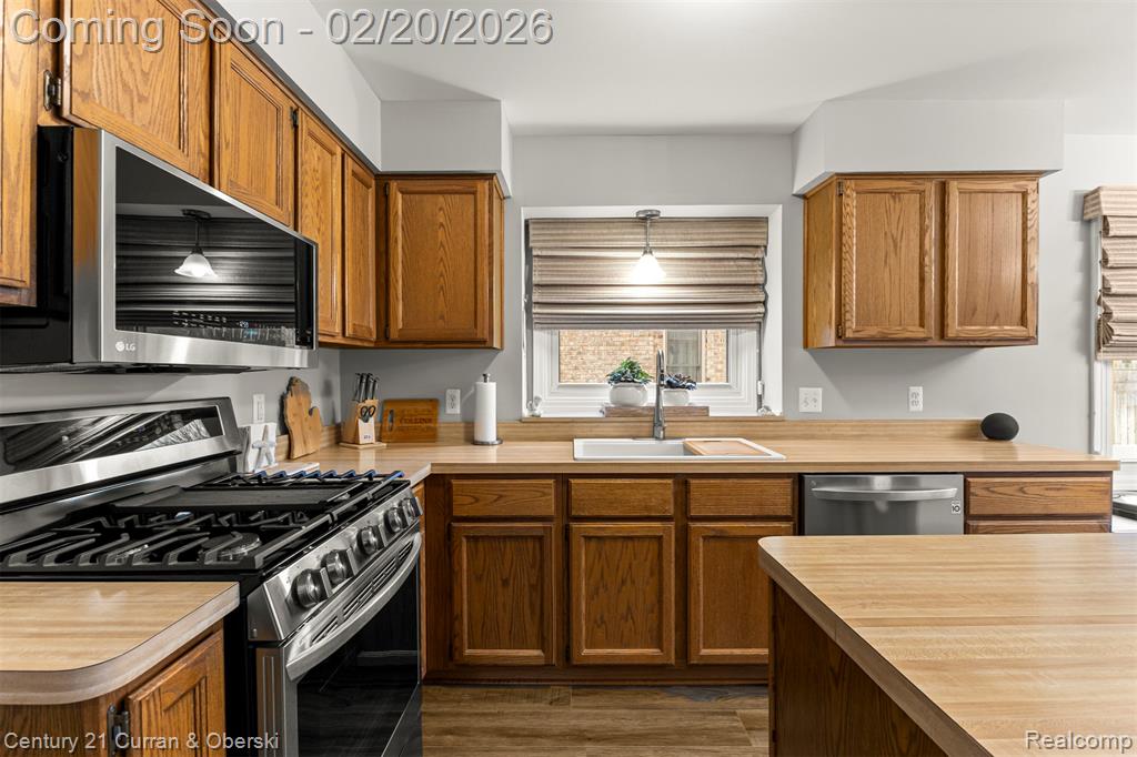 26802 Inverness Street Woodhaven, MI 48183 - Photo 11 of 47