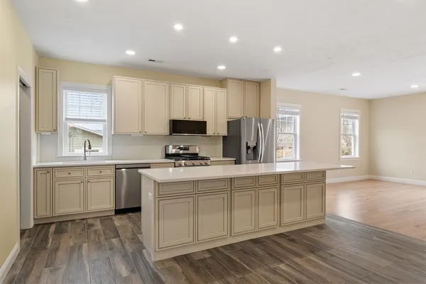 $729,900 | 23 Leslie Road, Worcester, MA 01605