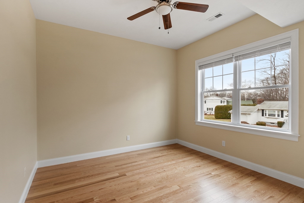 23 Leslie Road Worcester, MA 01605 - Photo 25 of 37