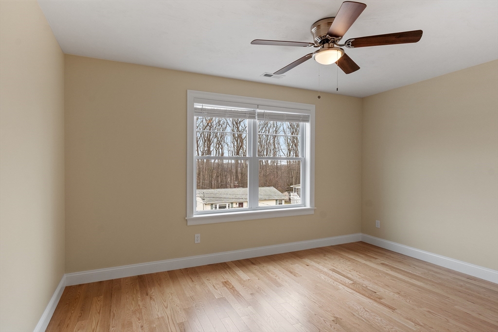 23 Leslie Road Worcester, MA 01605 - Photo 30 of 37