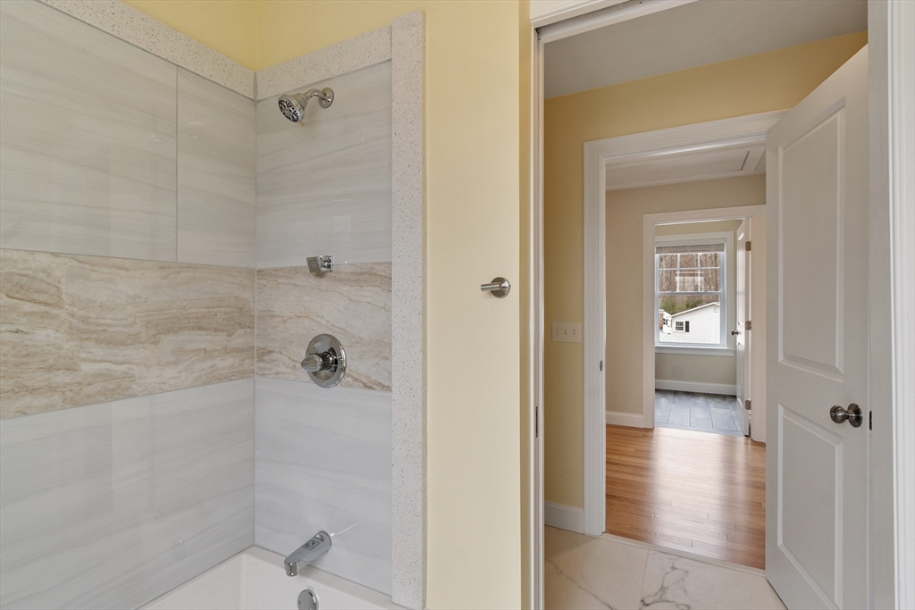 23 Leslie Road Worcester, MA 01605 - Photo 33 of 37